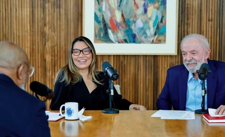 Lula e Janja participaram de entrevista ao podcast cristão e defenderam investimentos nos mais pobres.