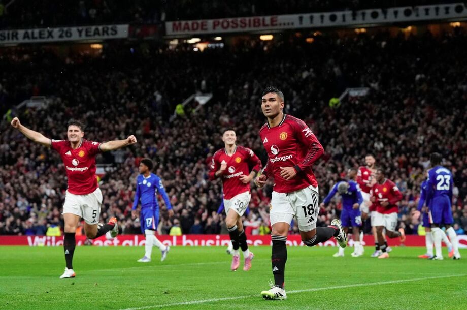 Casemiro faz gol e é expulso na vitória do Manchester United sobre o Chelsea na Premier League
