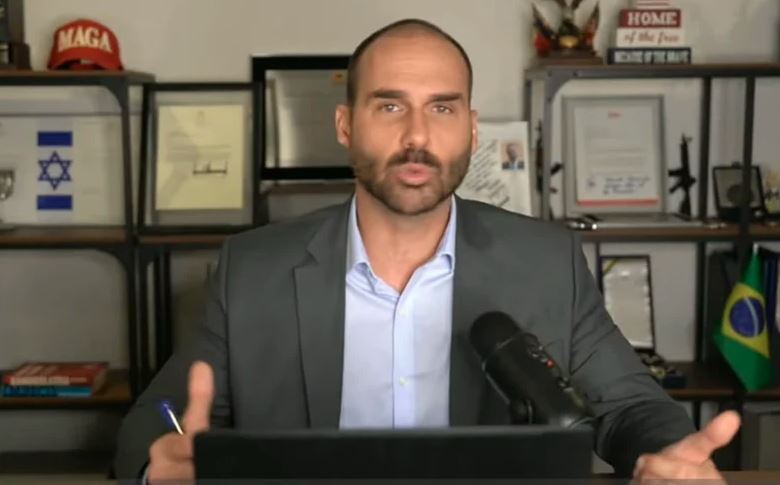 Eduardo Bolsonaro está ausente da Câmara desde julho; permanência nos EUA pode levar à perda do mandato