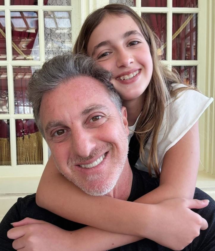 Luciano Huck fez homenagem à filha caçula, Eva, que completou 13 anos nesta quinta, 25.