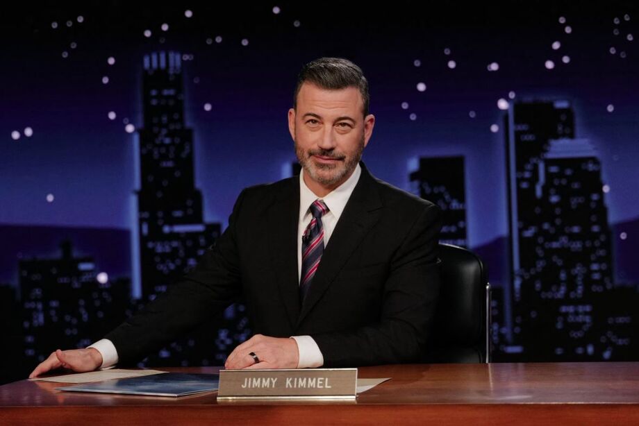 O comediante Jimmy Kimmel teve o programa suspenso por uma semana após tecer comentários ligando o assassinato de Charlie Kirk ao movimento MAGA