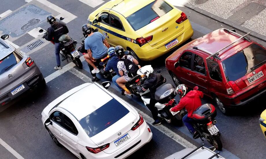 CFM alerta: Brasil tem 32 mil mortes por ano no trânsito e prejuízo estimado em R$ 50 bilhões.