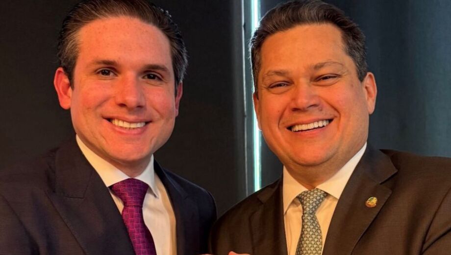 Davi Alcolumbre publica foto com Hugo Motta na posse de Fachin