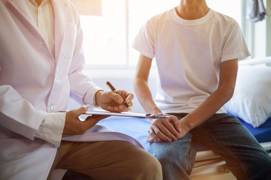 Garotos costumam se consultar menos com urologistas do que as garotas com os ginecologistas