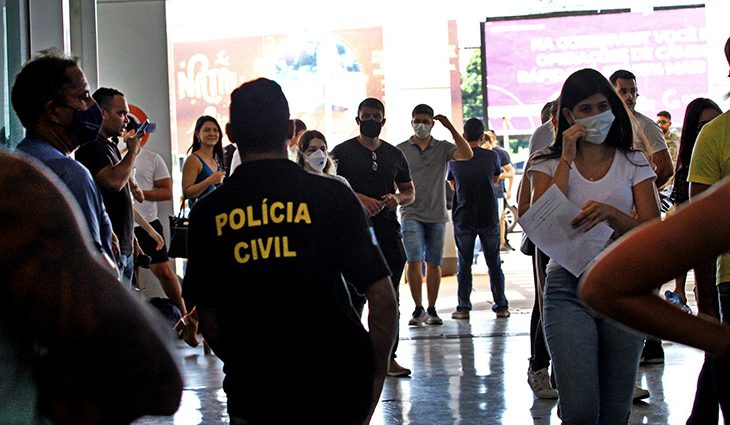 Ao todo, 21.422 candidatos estão aptos a participar do certame que oferece 300 vagas na função de Investigador de Polícia Judiciária e 100 para a função de Escrivão de Polícia Judiciária.