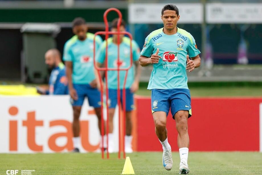 Douglas Santos, lateral-esquerdo da Seleção Brasileira