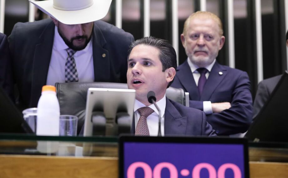 O presidente da Câmara, Hugo Motta, anunciou votação de requerimento de urgência de projeto da anistia.