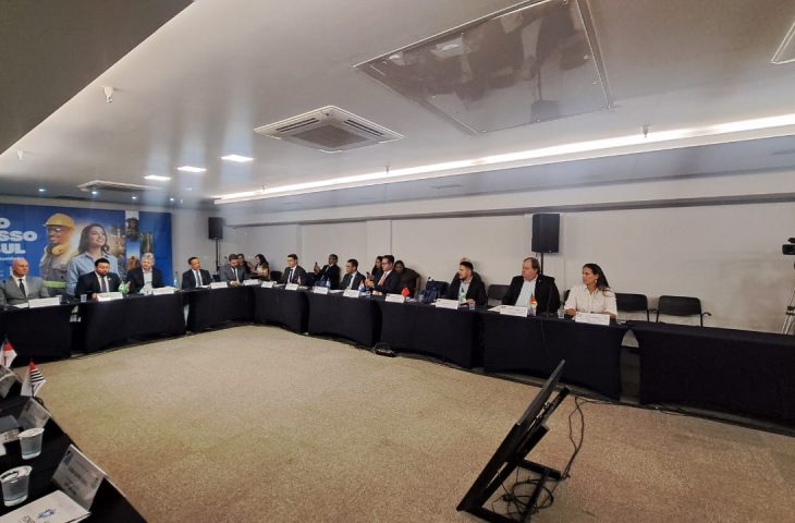 Entre os assuntos debatidos estão o acesso ao mercado de trabalho e a necessidade de uma qualificação assertiva e alinhada às demandas