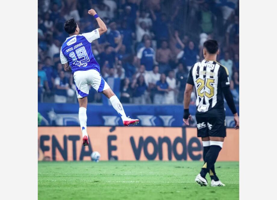 Kaio Jorge marcou duas vezes na vitória do Cruzeiro sobre o rival Atlético-MG.