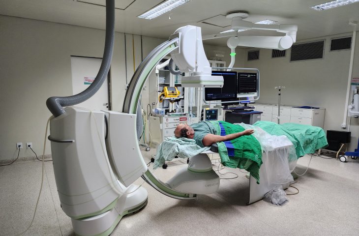 Ao todo, 62 hospitais estão aptos a integrar o novo modelo, que traz regras inéditas de repasse e pretende reorganizar a rede hospitalar do Estado.