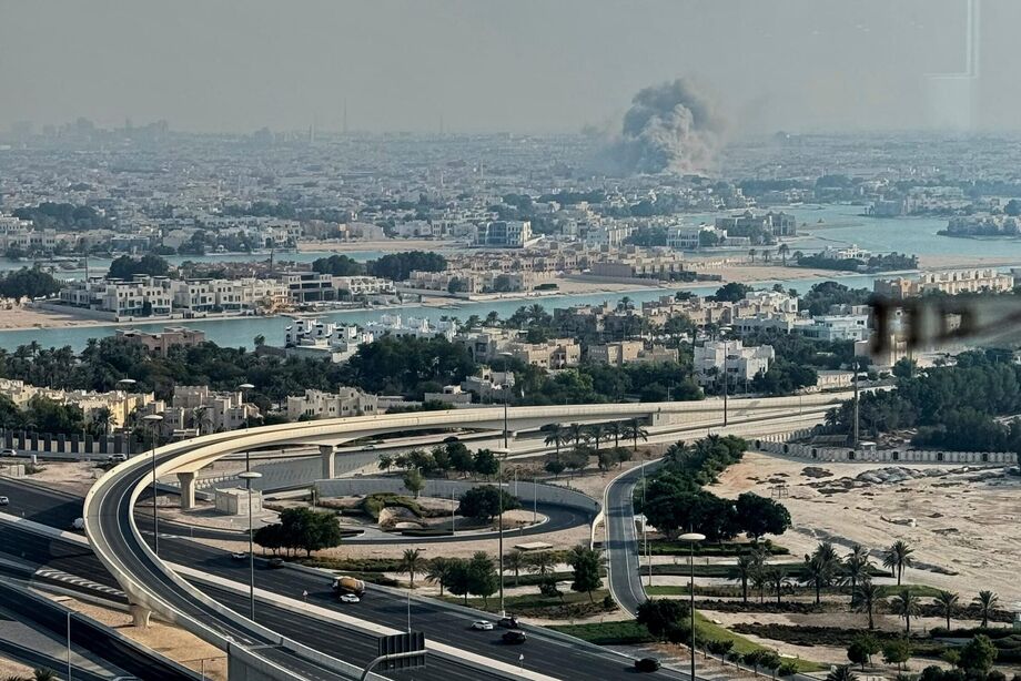 Fumaça sobe de uma explosão, supostamente causada por um ataque israelense, em Doha, Catar, na terça-feira, 9 de setembro de 2025.