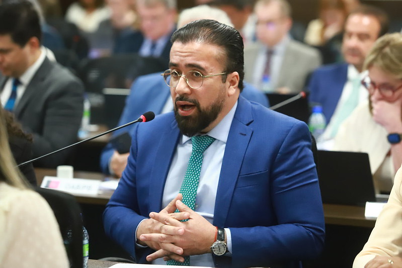 O advogado sul-mato-grossense Alexandre Ávalo defende critérios objetivos no combate à litigância abusiva, durante sessão do Conselho Federal da OAB