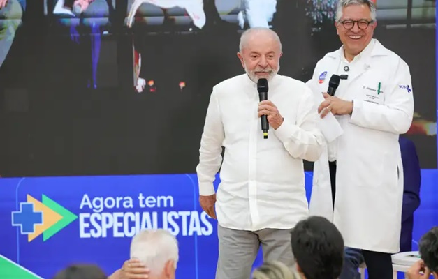 Em mutirão no HUB, Lula sugere que EBSERH adote nome mais simples e popular para se comunicar com a população.