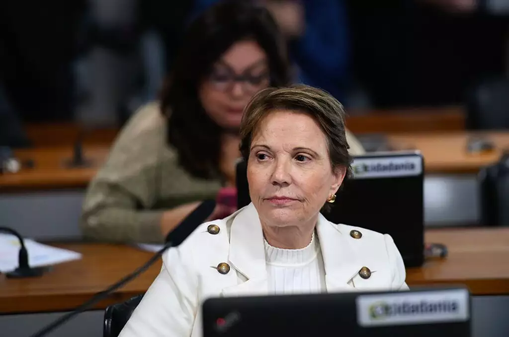 A senadora Tereza Cristina (PP) durante sessão no Senado; parlamentar é autora do requerimento para discutir regras de registro de terras em faixa de fronteira.