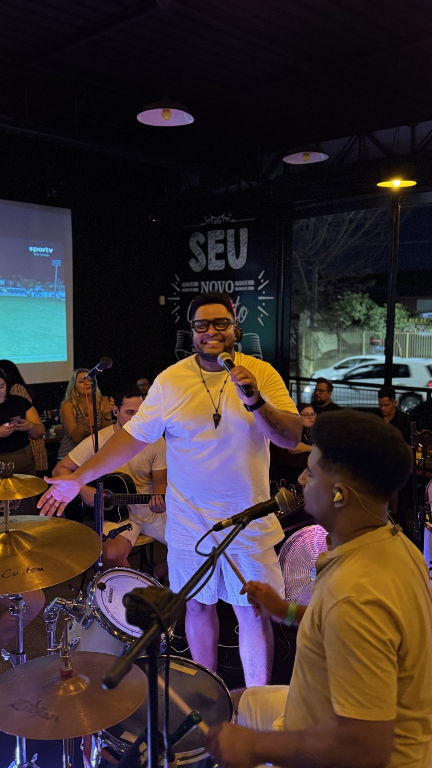 Daran Junior celebra 9 anos de carreira e abre a noite que terá Raça Negra no palco do Expo Bosque, em Campo Grande