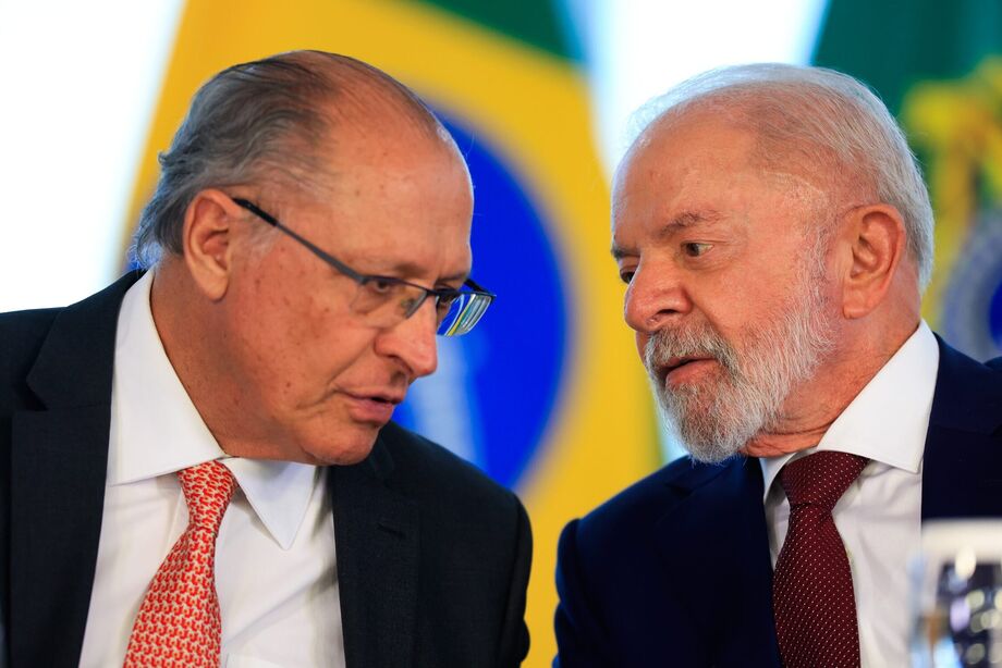 Lei da Reciprocidade será aplicada no devido tempo, mas ideia é resolver na negociação, diz Alckmin.