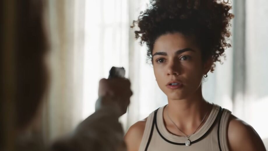 Após levar tiro no capítulo desta segunda-feira, 29, Ana Clara (Samantha Jones) morrerá em 'Vale Tudo'.