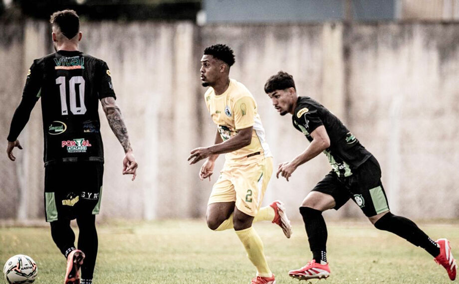 Jogo truncado pelo alto número de faltas e cartões terminou sem bola na rede