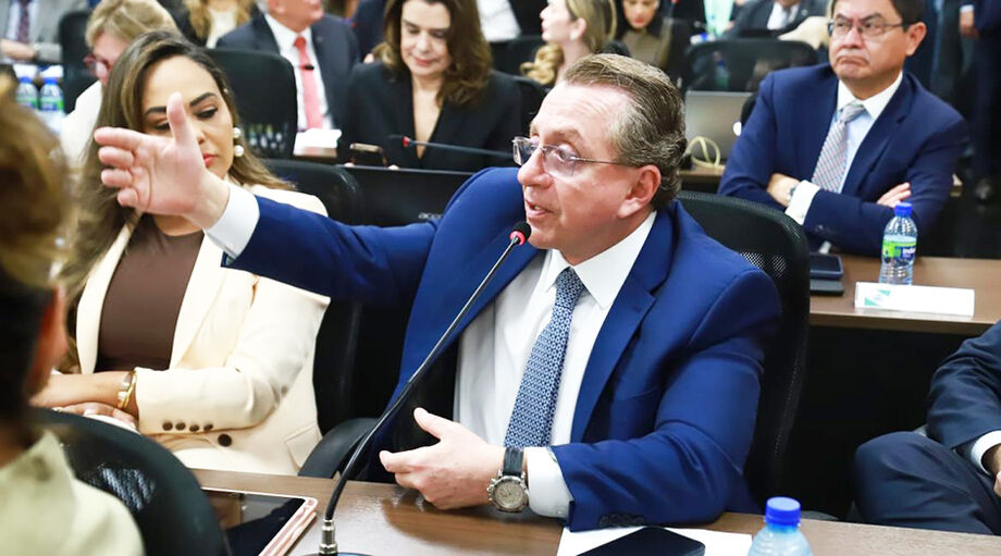 Conselheiro Federal Mansour Elias Karmouche propõe manifestação do CFOAB sobre a PEC da Blindagem