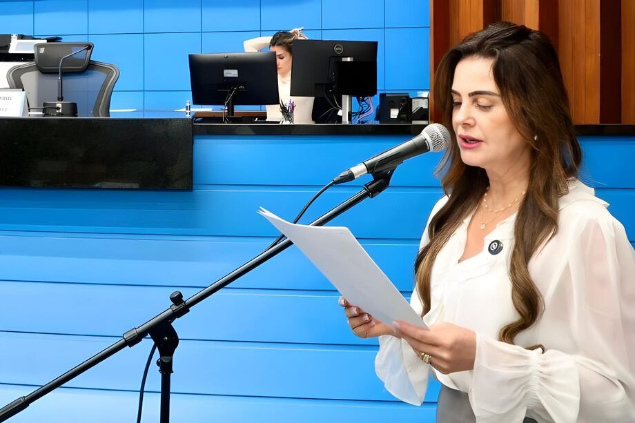 Deputada estadual Mara Caseiro (PSDB) durante pronunciamento na Assembleia Legislativa de Mato Grosso do Sul, onde solicitou reforço no efetivo policial para Glória de Dourados