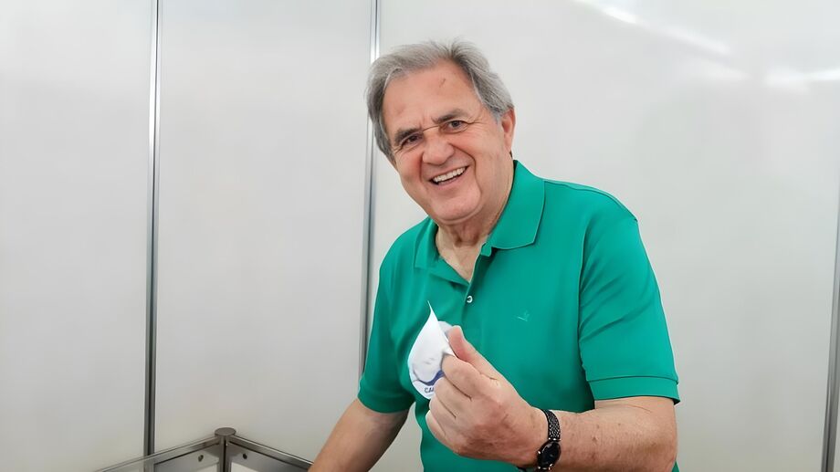 Waldemir Moka durante convenção do MDB em Campo Grande. Ex-senador será reconduzido à presidência do partido em Mato Grosso do Sul para o biênio 2025-2027.