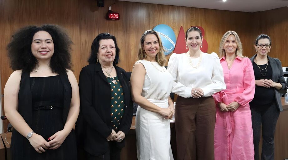 Integrantes da Comissão de Direito de Integração da Rota Bioceânica da OAB/MS durante reunião em Campo Grande.