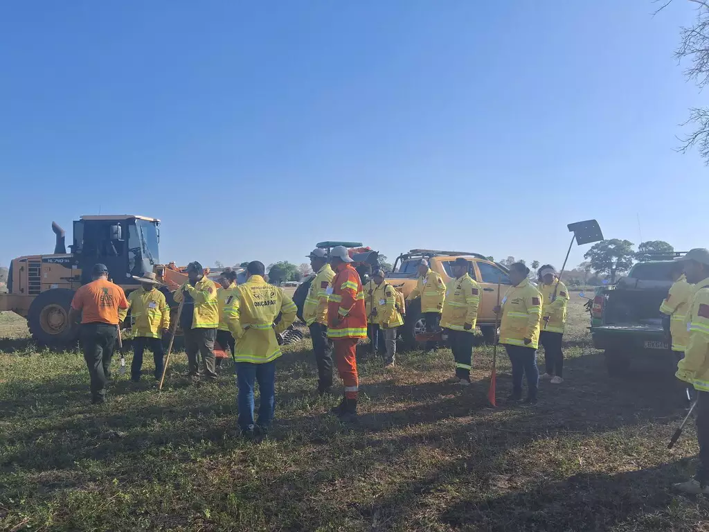 Brigadistas durante treinamento prático na Fazenda Santa Sofia, no Pantanal.