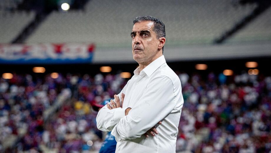 Fortaleza demite Renato Paiva após sequência negativa no Brasileirão.