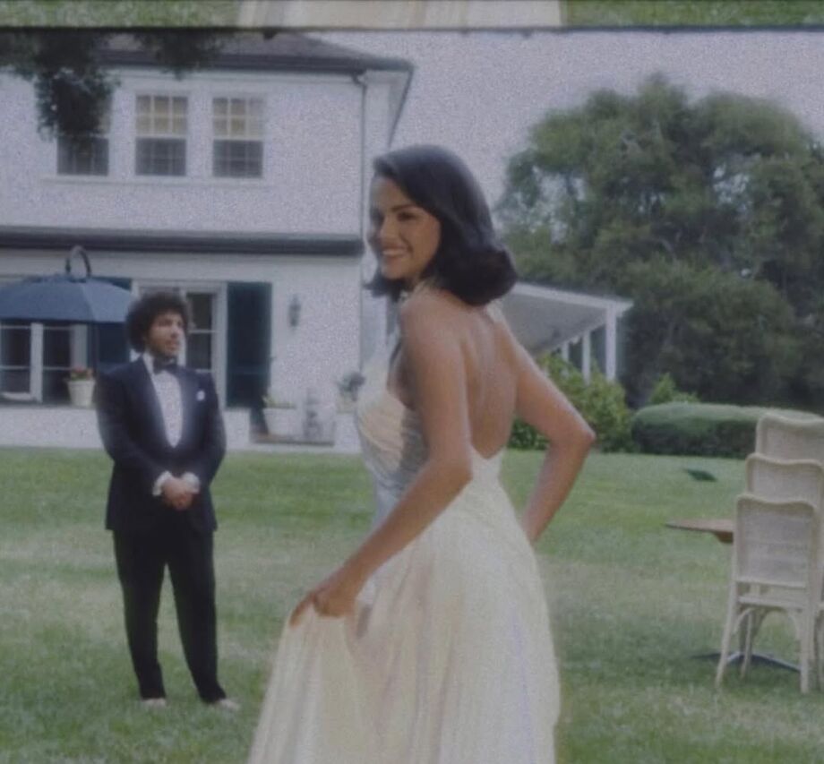 Selena Gomez em foto de seu casamento com Benny Blanco em 27 de setembro de 2025.
