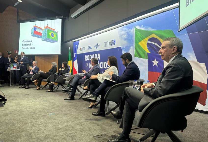 Empresários e autoridades dos dois países participam das mesas de negociação na Casa da Indústria, em Campo Grande