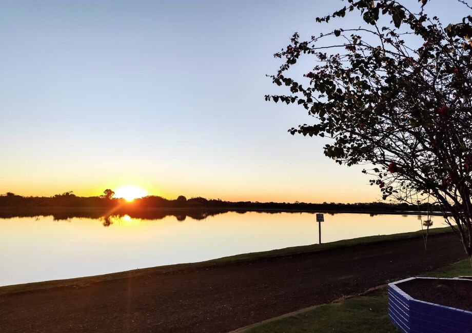 Quinta feira começa com temperaturas elevadas, mas deve cair ao final do dia