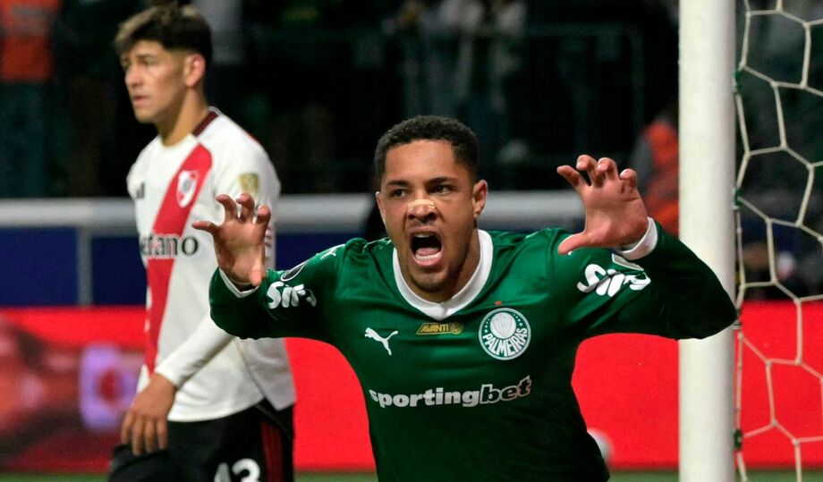 Vitor Roque foi um dos destaques da vitória do Palmeiras sobre o River Plate