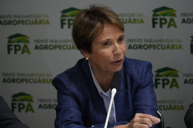 A senadora Tereza Cristina fala durante reunião da nova diretoria da Fiesp, ao lado de Paulo Skaff e membros do Conselho Superior.
