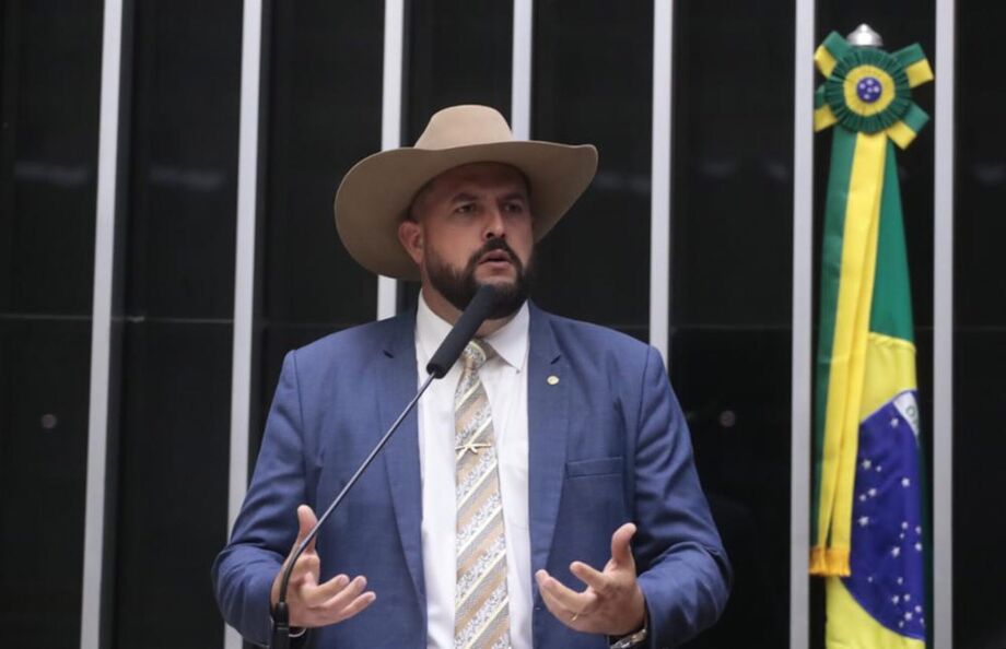 Deputado Zé Trovão foi condenado por danos morais contra sua ex-esposa.