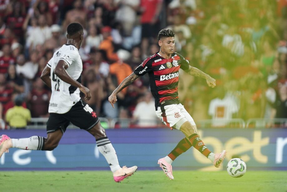 Vasco e Flamengo ficam no empate no último encontro do ano entre os rivais.