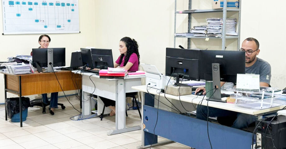 Servidores de Inocência receberão abono natalino de R$ 1.518 em dezembro, anunciou o prefeito Antônio Ângelo