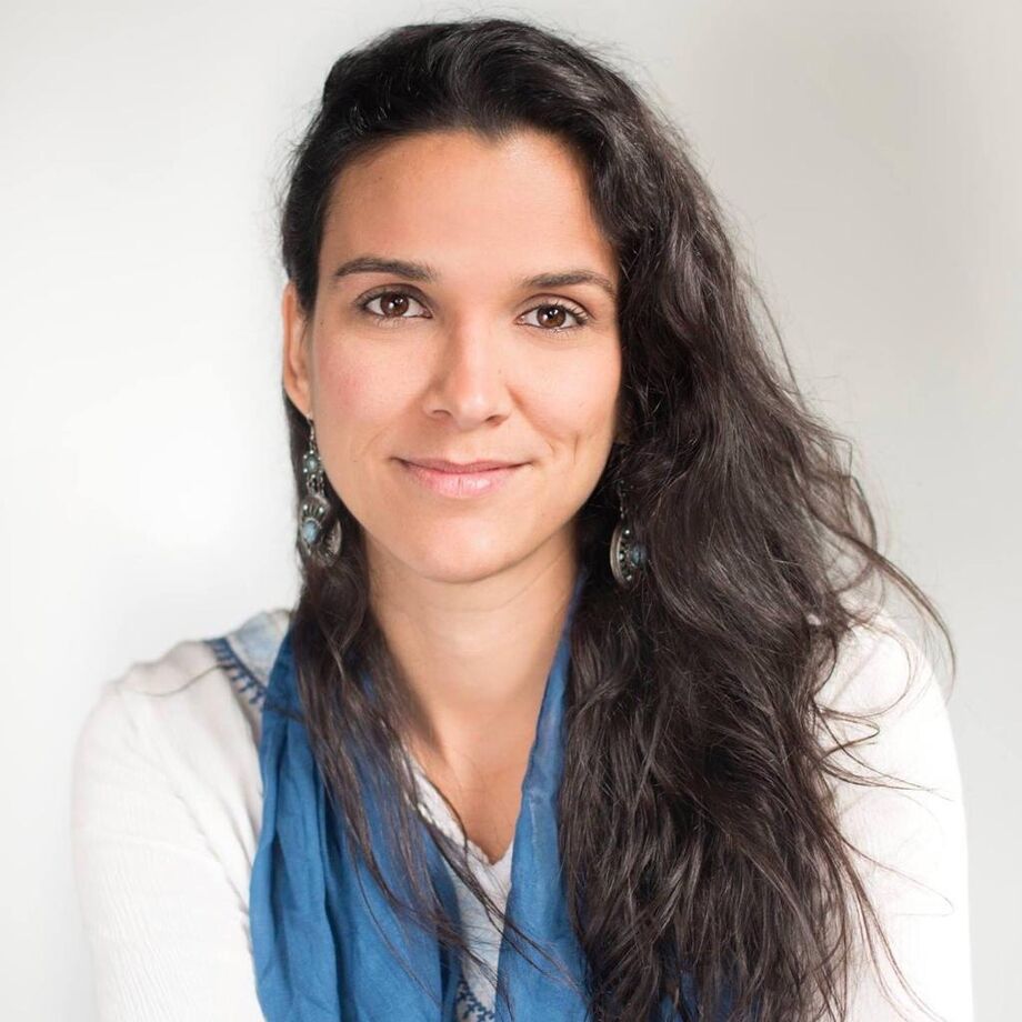 Escritora e cientista Luciana Leite apresenta livro que inspira meninas a sonharem com liberdade e grandes profissões
