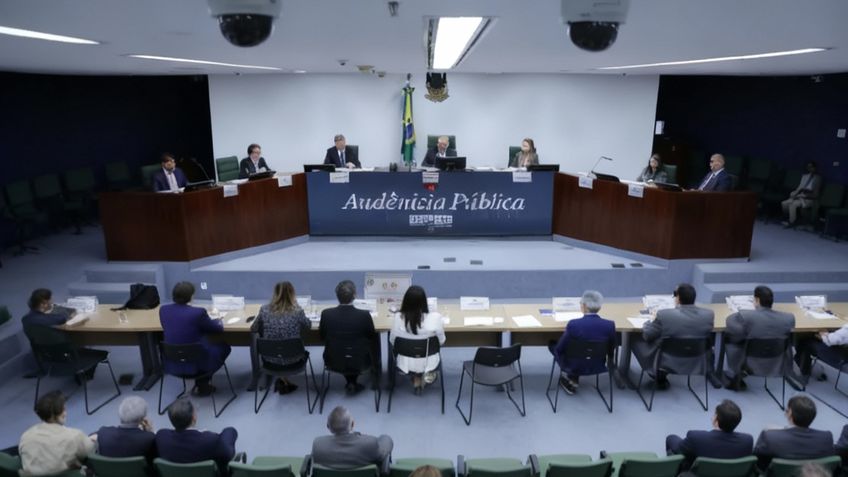 STF debate pejotização e divide opiniões entre governo, que teme precarização, e empresas, que defendem liberdade contratual.