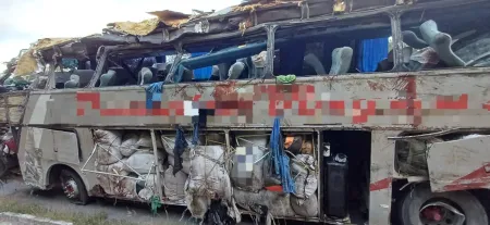 Acidente com ônibus mobiliza equipes de resgate na região da Serra dos Ventos, entre Paranatama e Saloá