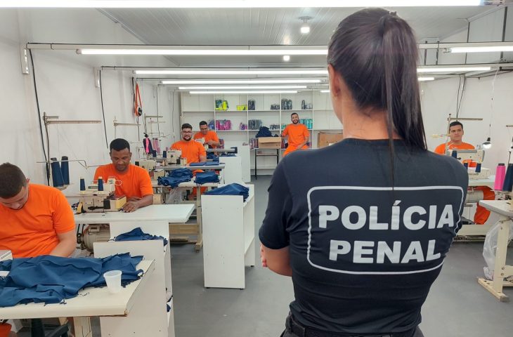 Internos de Mato Grosso do Sul em atividades laborais: estado é referência nacional em ressocialização pelo trabalho.