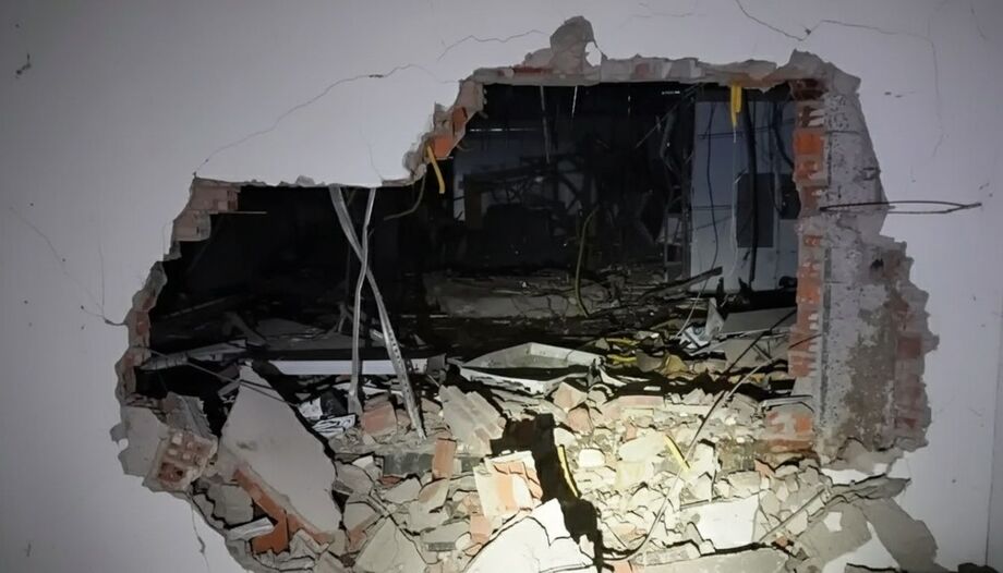 Grupo armado usa explosivos e drone para roubar banco em Katueté; prejuízo estimado em US$900 mil.