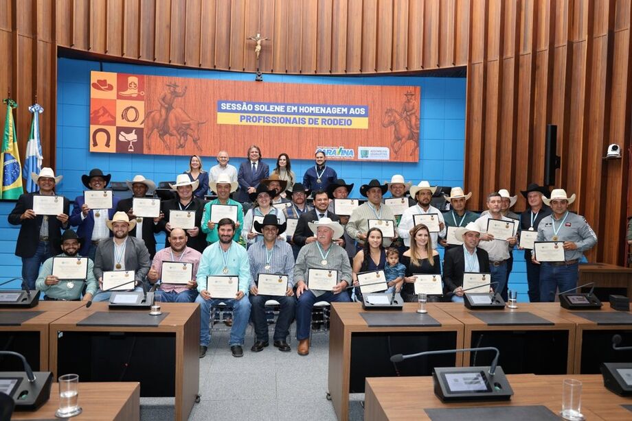 Sessão solene entregou Medalha e Diploma de Honra ao Mérito Legislativo a 29 profissionais do rodeio