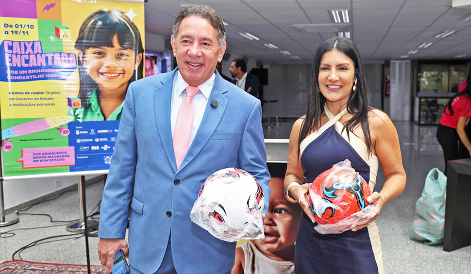Gerson e Kátia Claro no lançamento da Campanha Caixa Encantada no saguão Nelly Martins da Alems