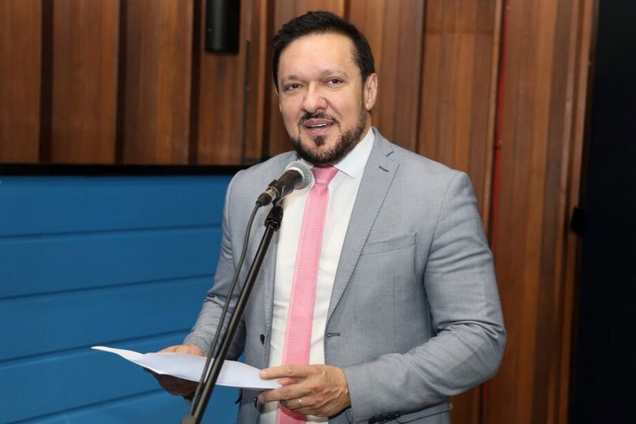 Lucas de Lima é o autor do projeto de lei que prevê cassação da CNH para quem abandonar animal utilizando veículo em MS.