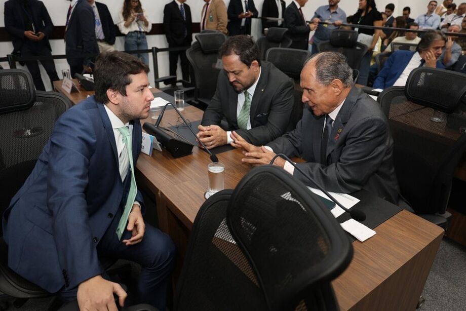 É durante a sessão plenária que os deputados debatem propostas a serem votadas na Ordem do Dia