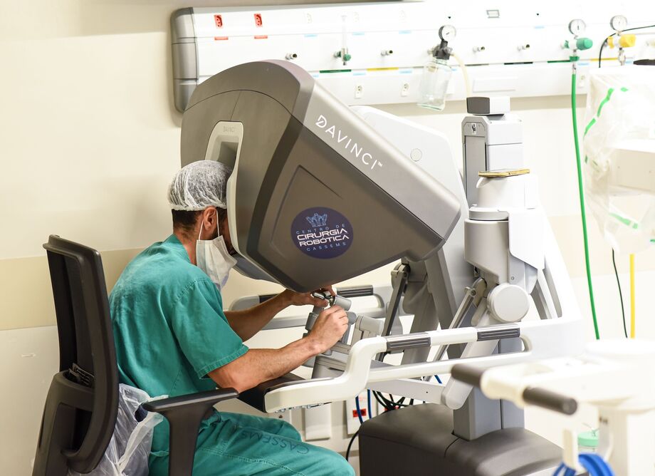 Hospital Cassems realiza cirurgias bariátricas robóticas que tratam obesidade e doenças como diabetes com alta precisão e recuperação rápida.