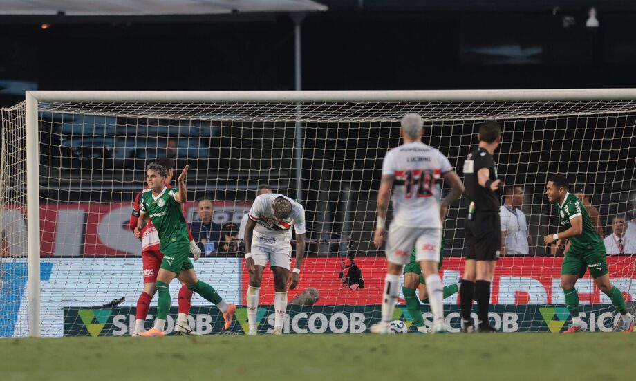 WS SÃO PAULO 05/10/2025 - SÃO PAULO X PALMEIRAS - ESPORTES - São Paulo e Palmeiras se enfrentam neste domingo (05), no Morumbis, partida válida pela 27ª rodada do Campeonato Brasileiro. Na foto terceiro gol de Sosa.