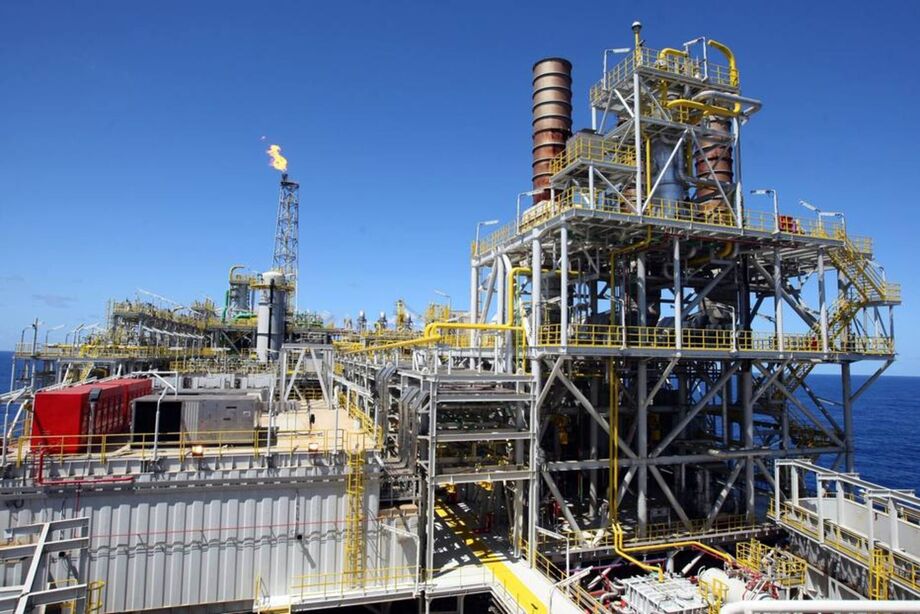 Produção industrial brasileira subiu 0,8% em agosto ante julho, segundo o IBGE.