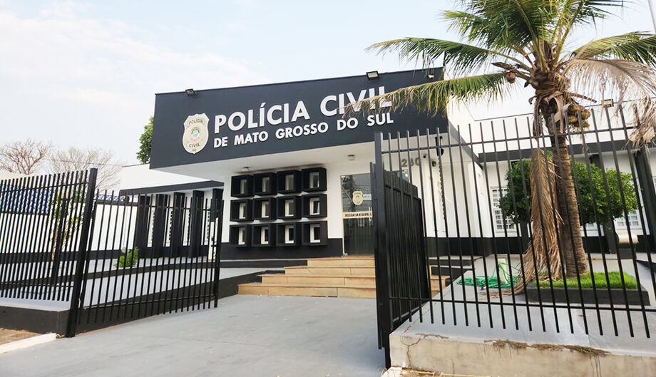 Polícia prende em Coxim homem de 55 anos suspeito de planejar a morte do próprio pai em Goiás. Crime ocorreu em 2023 e a prisão temporária foi decretada para aprofundar as investigações.