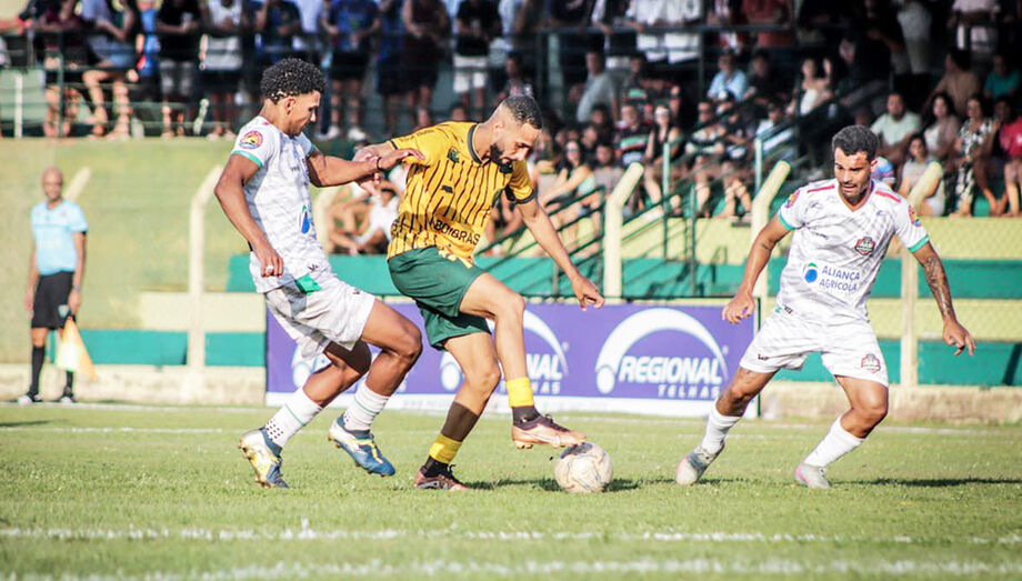 Bataguassu goleou São Gabriel e está muito perto do acesso